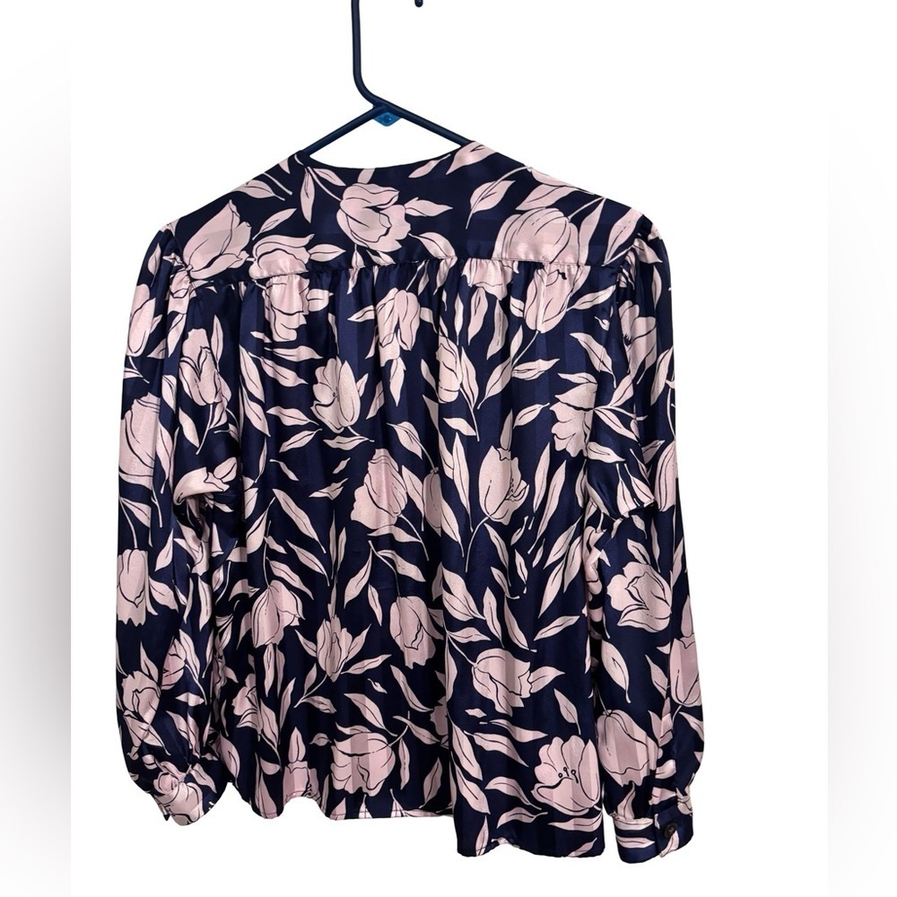 Evan Picone Navy and Pinkish Lavender Floral Blouse - Picture 3 of 6
